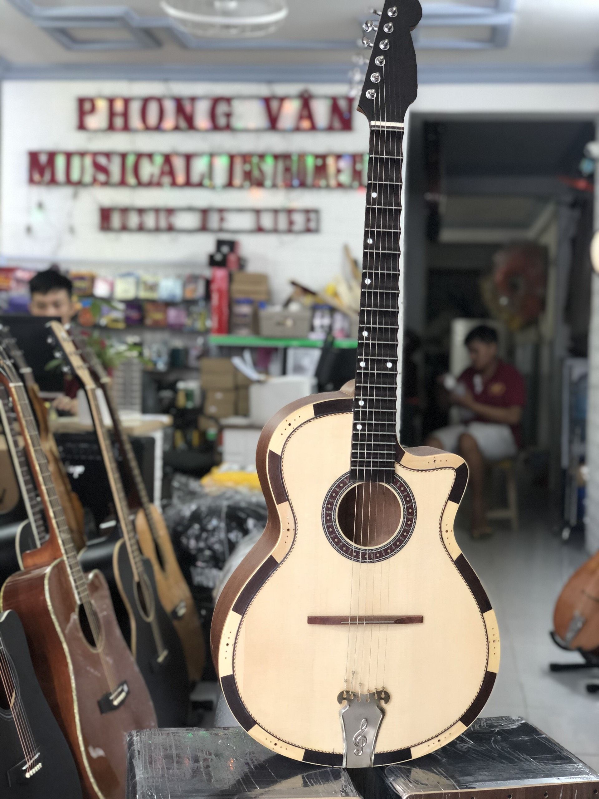 Giá Đàn Guitar Vọng Cổ Phím Lõm GPL-2200