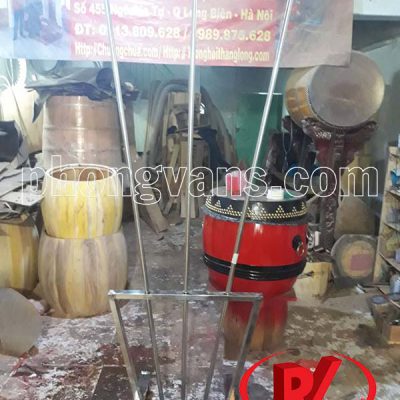 Giá kệ inox cắm ba lá cờ