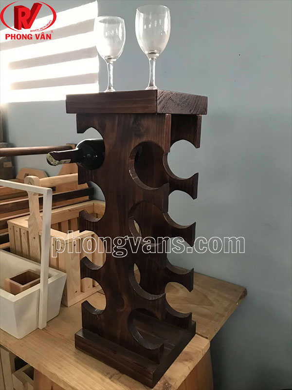 Kệ gỗ thông để chai rượu