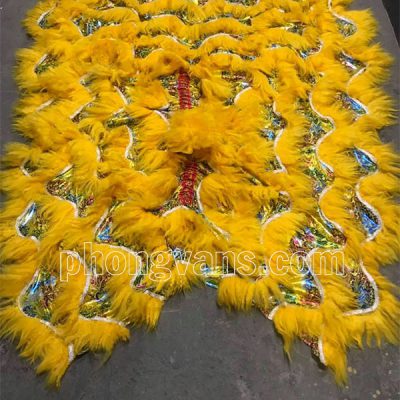 Bộ đuôi quần lân vải gấm lông cừu vàng