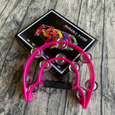 Lắc tay tambourine trong phòng hát karaoke