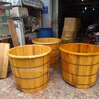Bồn tắm gỗ pơ mu dáng tròn