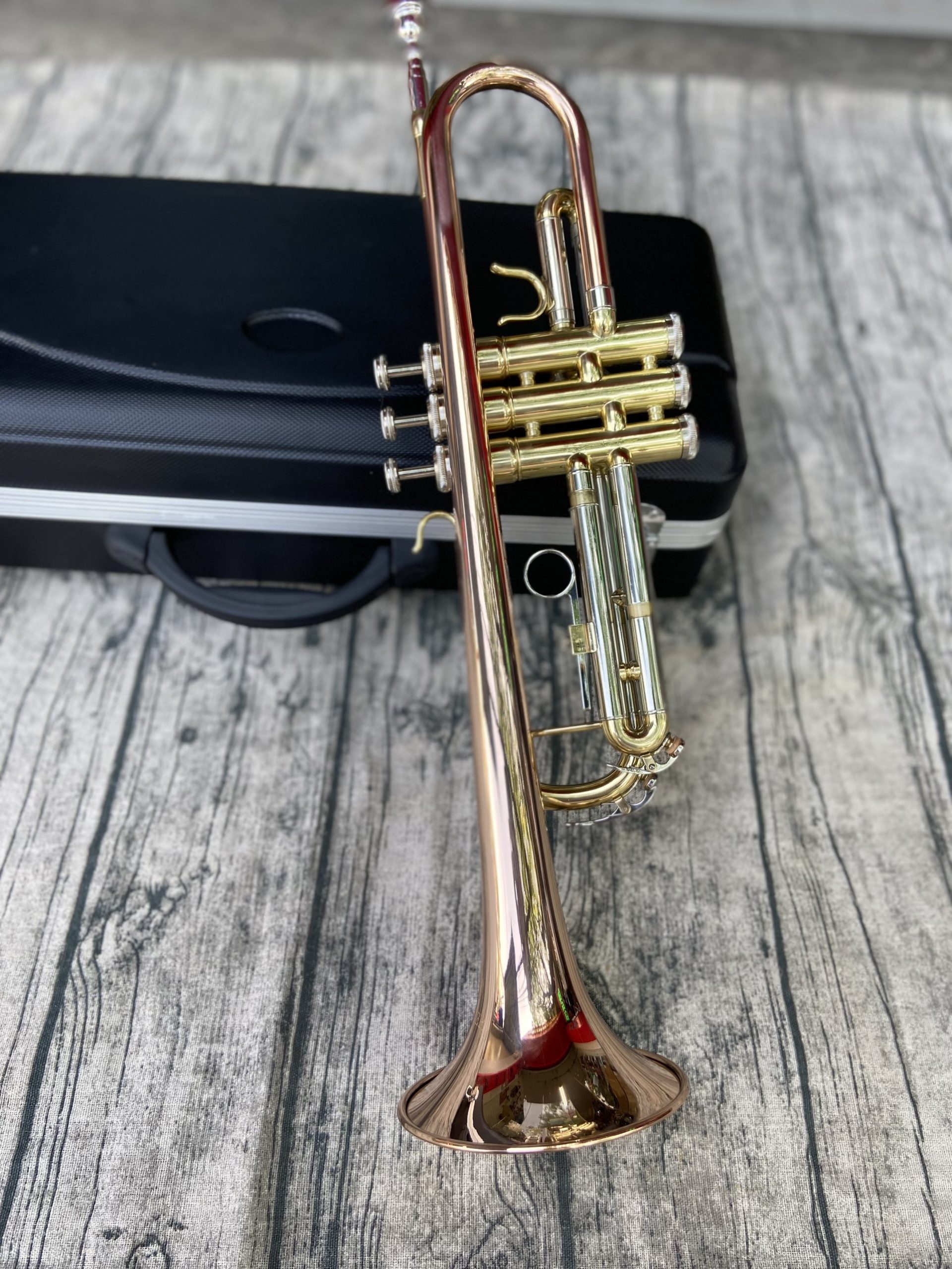 Kèn trumpet 3 màu loa vàng hãng Jupiter JTR500
