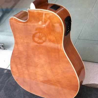 Đàn guitar Yamaha F370C có EQ