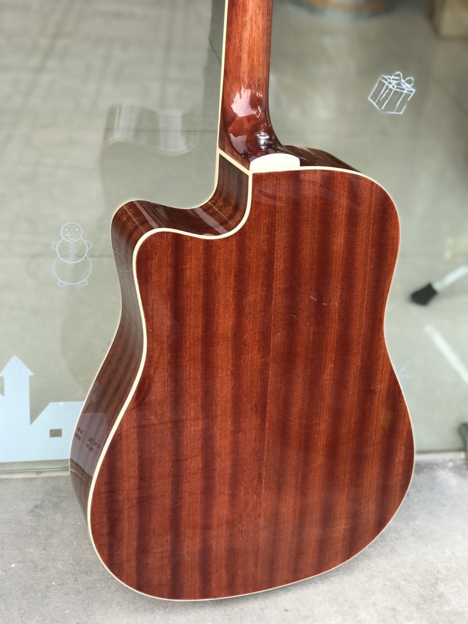 Đàn guitar acoustic Takamine EQ ED334C gỗ mahogany