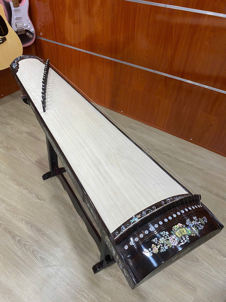 Đàn Tranh Việt Nam 19 Dây Gỗ Cẩm Lai Khảm Trai